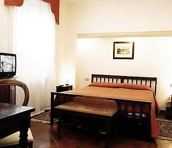 Hotel Ristorante Corona Lucca