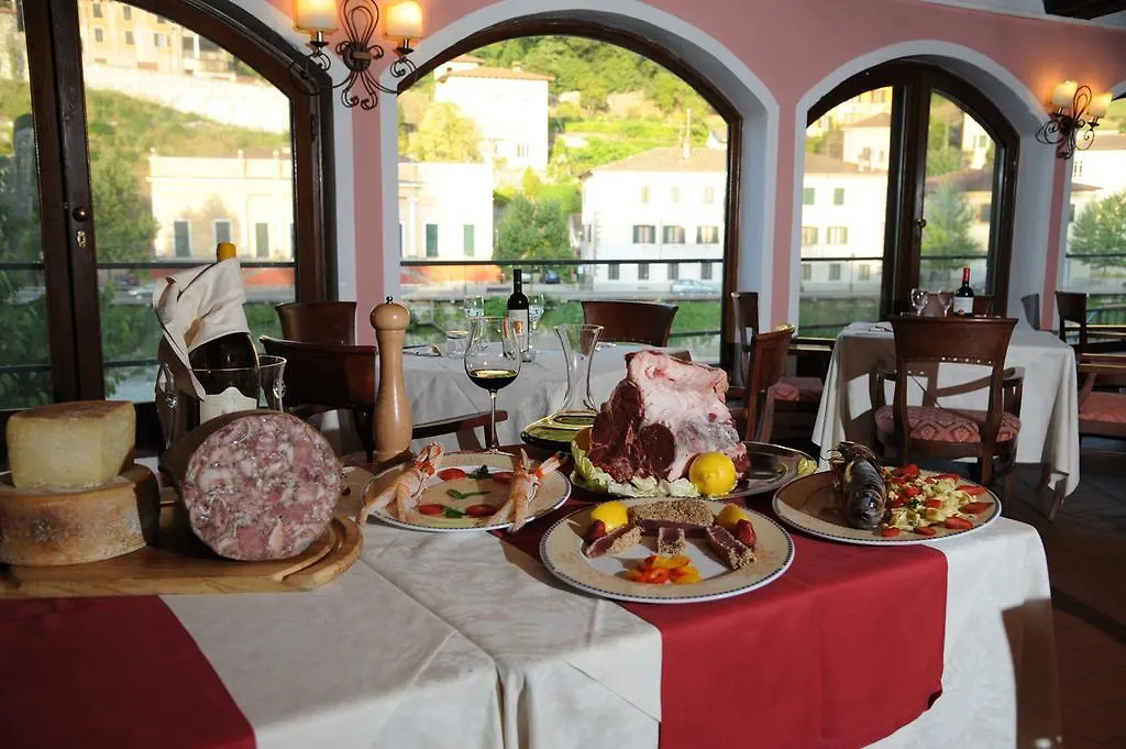 Hotel Ristorante Corona Lucca 3*,  Itálie